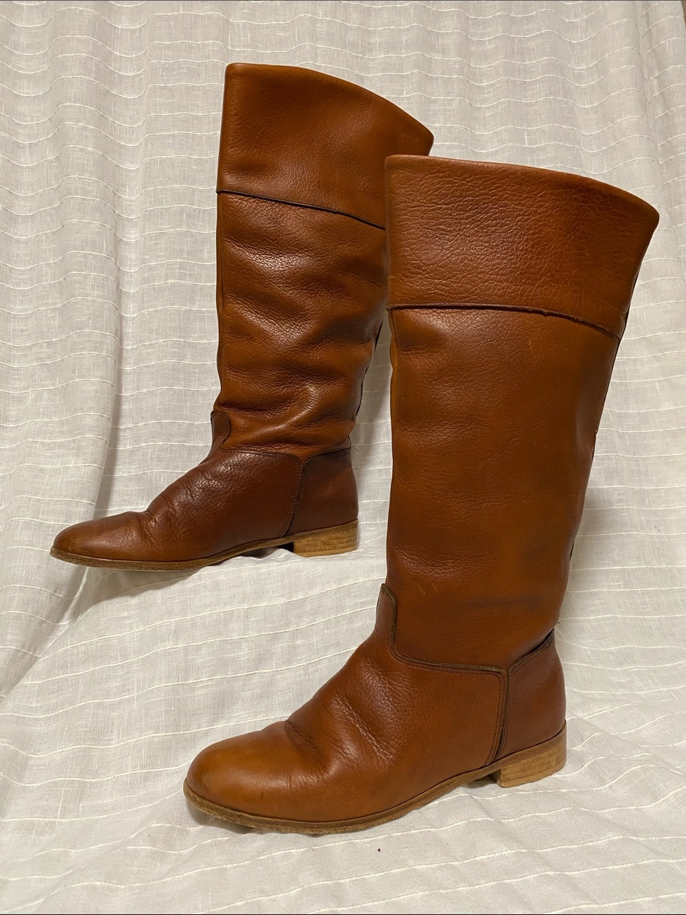 Gorgeous leather Womens boots